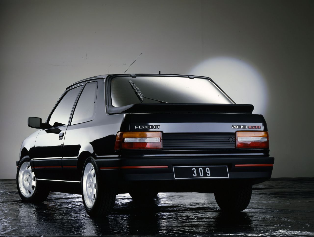 Parte trasera Peugeot 309 GTI
