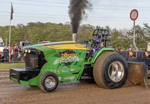Tractor Pulling