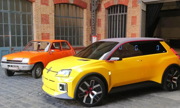 Renault 5 clásico y moderno